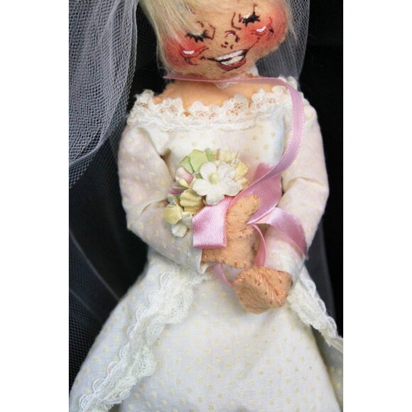 VTG 1983 Annalee Mobilitee Doll 9'' Bride White Lace Veil Flower Bendable Limbs - Picture 3 of 11